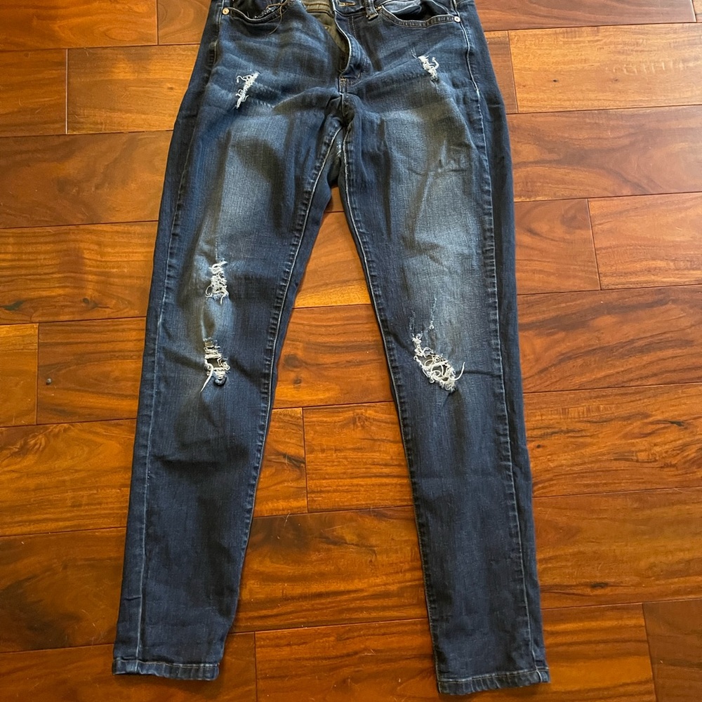 Kancan jeans 7 or 27 distressed stretch